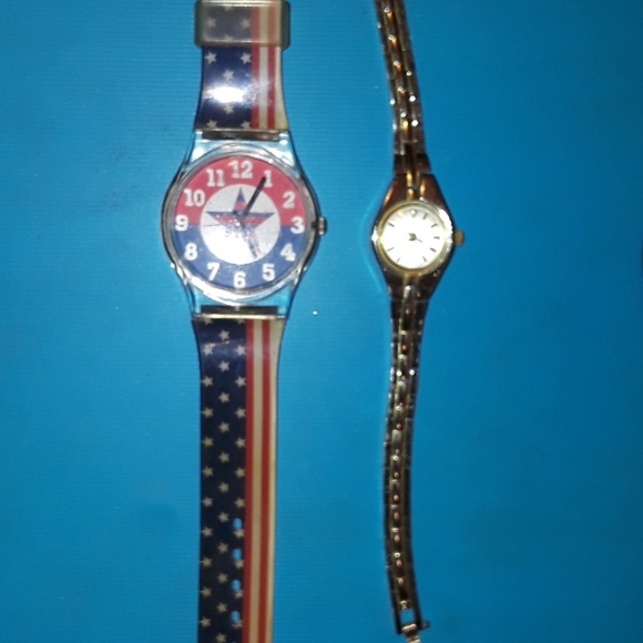 2 watches u.s.a. & quartz women\'s watch with chain main image 4